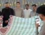 دوستوں کا انوکھا تحفہ،30 فٹ لمبا لاکھوں روپے کاکرنسی ہار دیکھ کرسب حیران رہ گئے