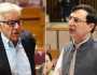 خواجہ آصف اور بیرسٹر گوہر کی ملاقات، مصافحہ کرنے کیساتھ قہقہے بھی لگائے